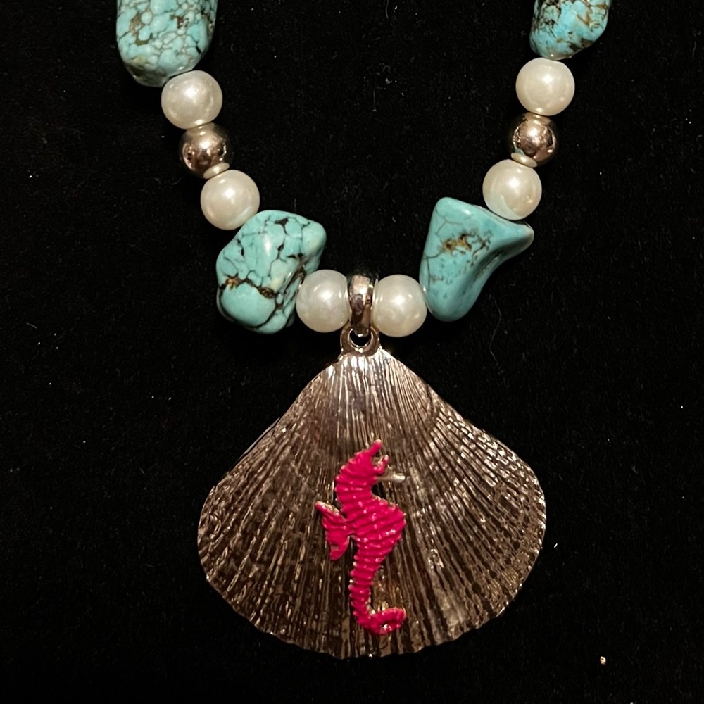 Elegant stone and faux Pearl Necklace